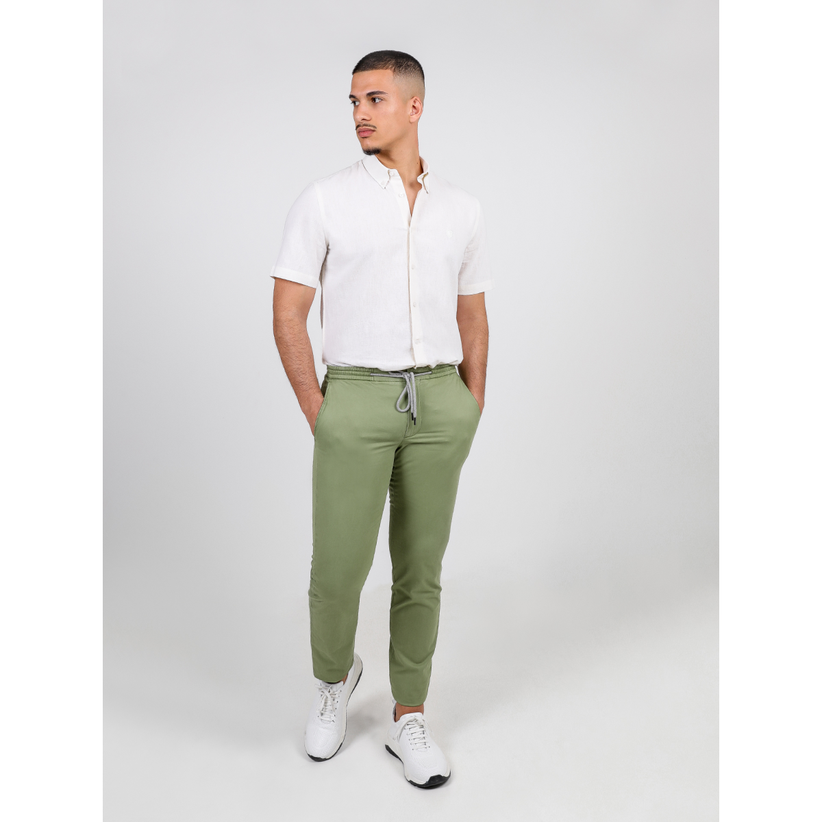 Calça jogger tipo chino de algodão - CAL0579AZULMARINHO